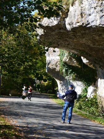 Passage-sous-site-d-escalade.JPG