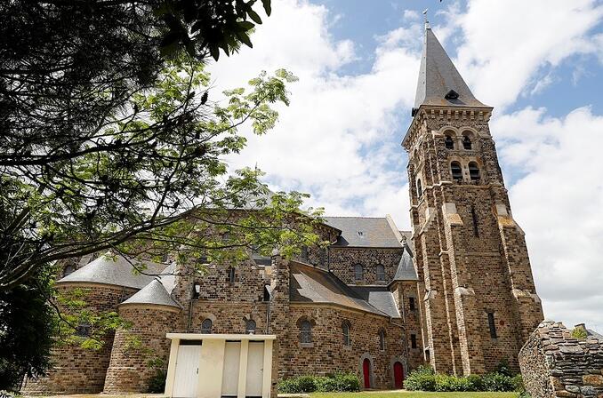 -P.-Contin---eglise---La-Fresnais.jpg