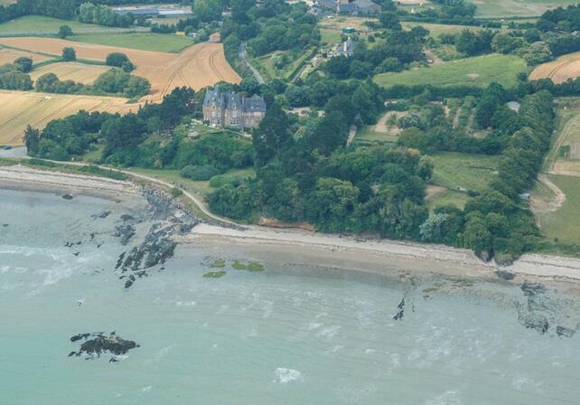 -yLangevin---Vue-aerienne-Chateau-Richeux.jpg