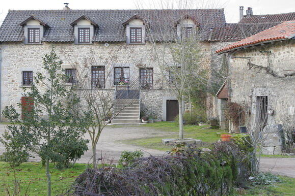 Maison-forte-la-Dommeze.jpg