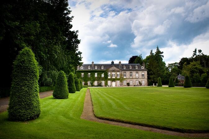 Chateau-de-la-Rouerie-Saint-Ouen-la-Rouerie-stenphoto.fr.jpg