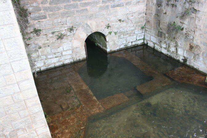 fontaine St Georges, cl. E.Carrère, ville de Cahors.jpg