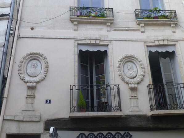 724230_maison_perryjpg.jpg