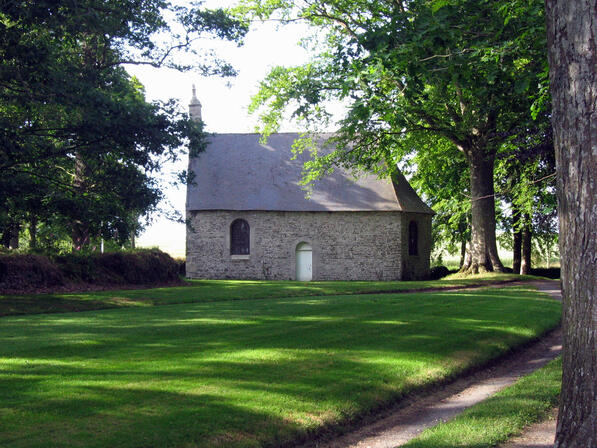 Chapelle-Sainte-Anne-Pommerit-Jaudy.jpg