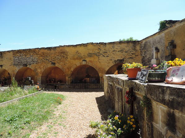 Cimetière carlucet.JPG