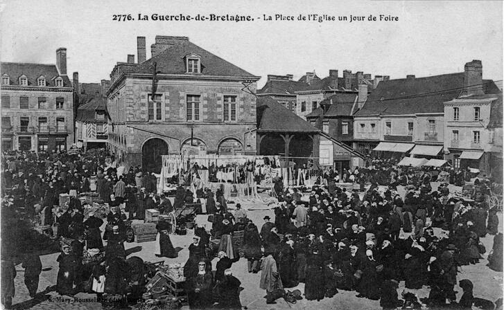 Les-jours-de-foires-et-de-marche-place-de-l-eglise-de-La-Guerche-de-Bretagne.jpg