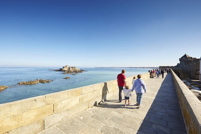 La-courtine-de-la-Porte-Saint-Thomas---Saint-Malo--aLamoureux.jpg