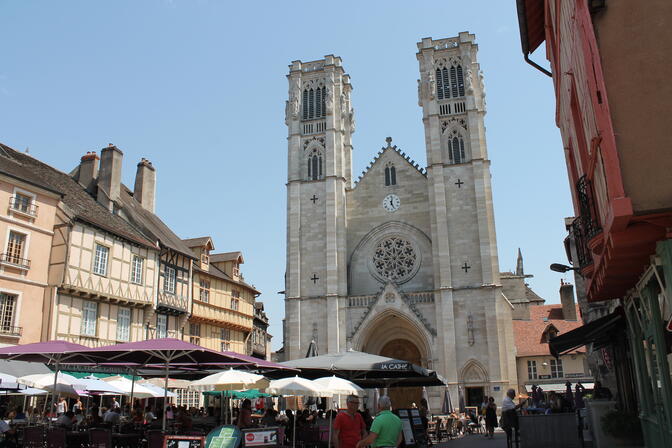 724251_chalon-sur-saone-cathedrale-coeur-de-ville-patrimoine-ot_6jpg.jpg