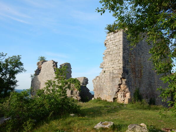 texte thématique - Carennac VD32 - ruines de taillefer - pays art et histoire.JPG