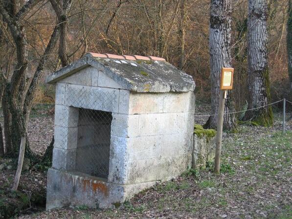 Fontaine-de-Cabrol-2.jpg