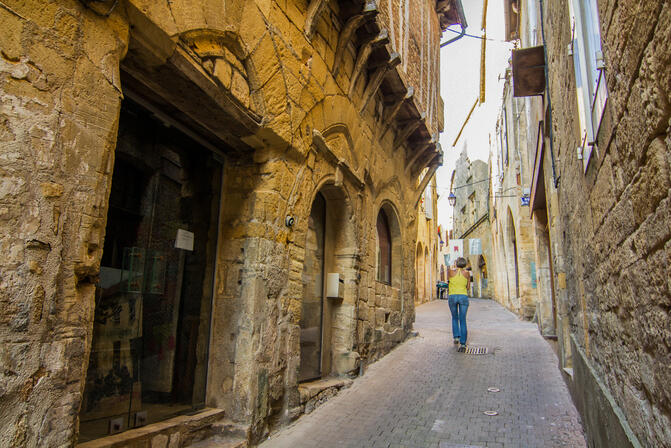 Balade dans les ruelles de Gourdon ©© Lot Tourisme - C. Novello.jpg