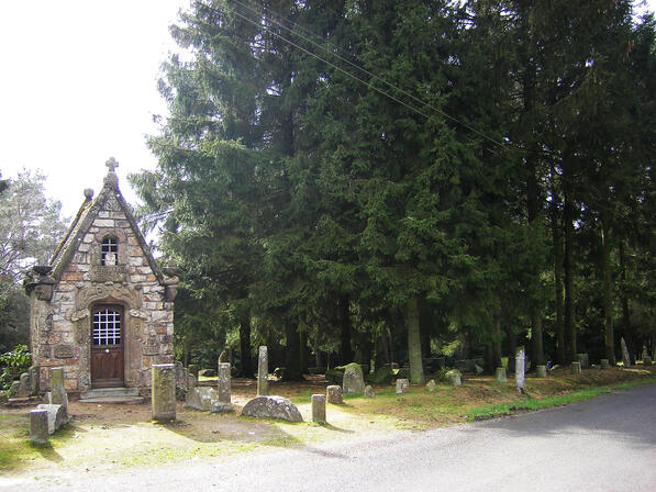 chapelle-sainte-genevieve-face.jpg