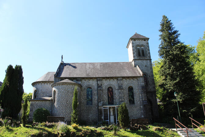 prieure-saint-ortaire-vue-ensemble-bagnoles-orne.JPG