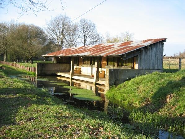 Lavoir-du-Bignon--Mairie-de-Dinge.jpg