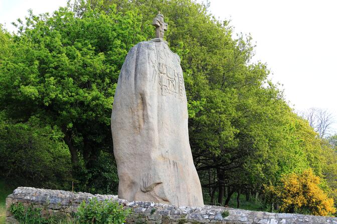 menhir-st-uzec--1-.JPG