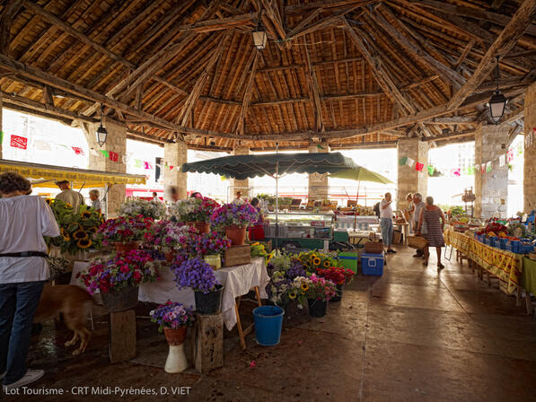 Marché à Martel--Lot Tourisme - CRT Midi-Pyrénées, D. VIET.jpg