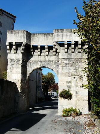 Montagrier-porte-Wiridel.JPG