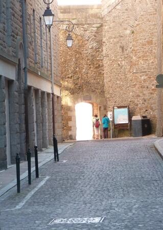 -SMBMSM--descente-vers-la-plage---Saint-Malo.jpg