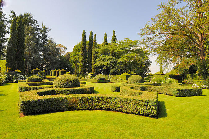 800px-Les-Jardins-du-Manoir-D-Eyrignac-879.jpg