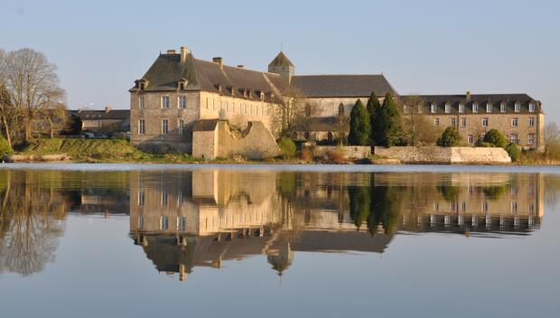 Abbaye-Paimpont.png