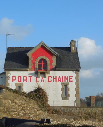 maison-phare-Port-la-Chaine-redim-2.jpg