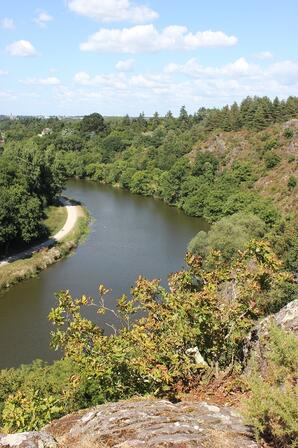 Panorama-vers-Bruz-et-Rennes-depuis-les-falaises.JPG