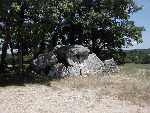 nojals-dolmen.jpg