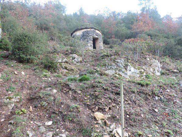 Cabane en pierre.JPG