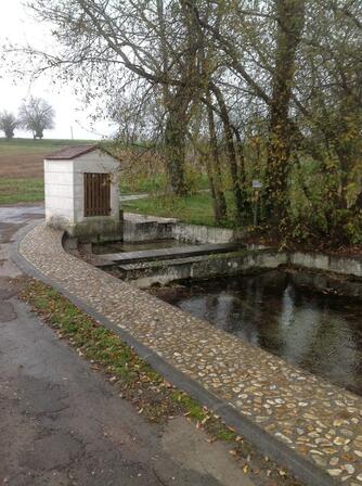 Fontaine-de--Chabretaire.jpg