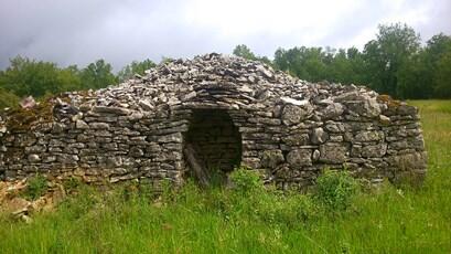 cabane-en-pierre-2.jpg