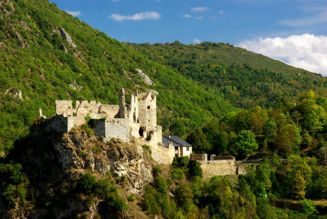 Château_d'Usson-les-Bains,_commune_de_Rouze,_Ariège.jpg
