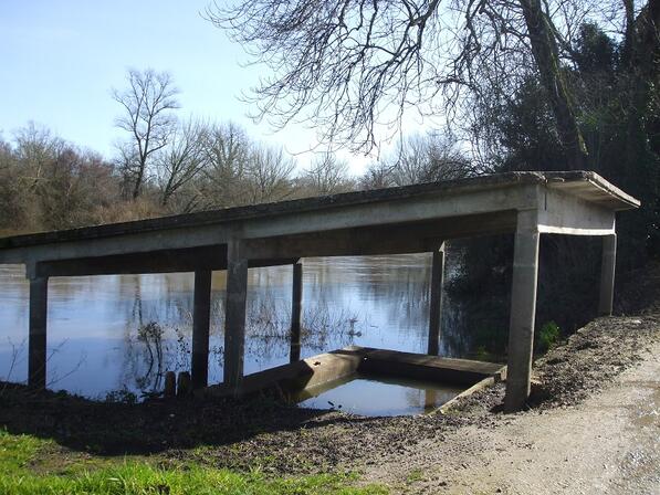 Lavoir-Menesplet-2.jpg