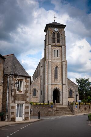 Eglise-Saint-Ouen-la-Rouerie-stenphoto.fr.jpg