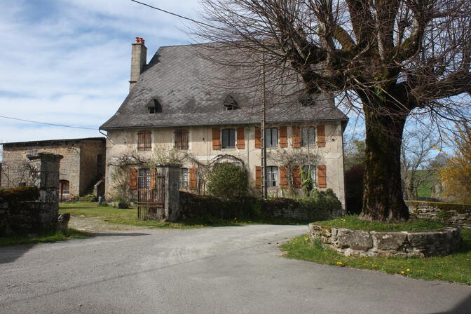 GRANDE MAISON BOURG 02 PR.JPG