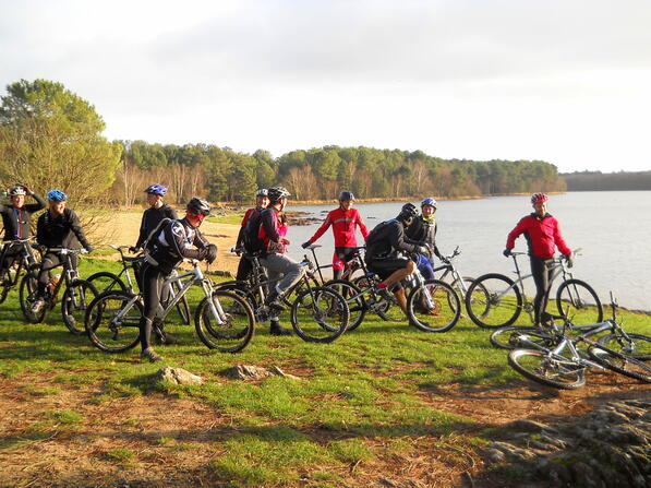 VTT-au-depart-du-Lac-de-Tremelin-Iffendic.JPG