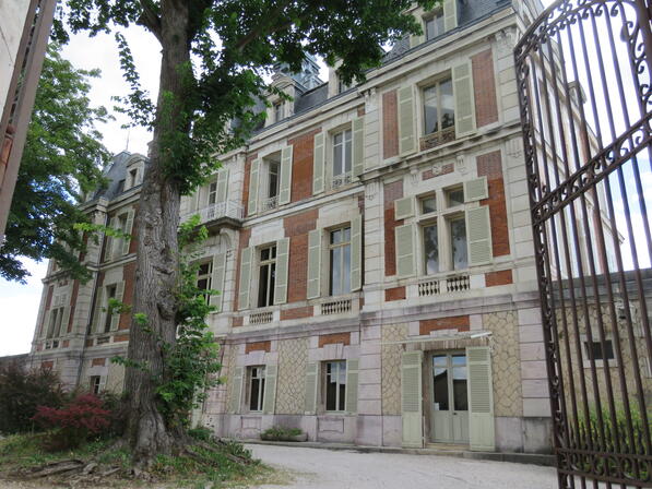2523402_chateau_st_michel_4jpg.jpg