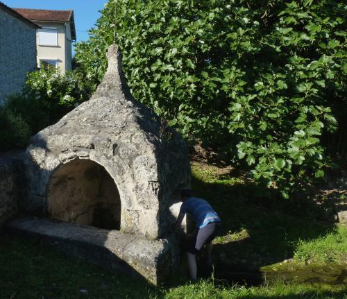 Fontaine-aux-gauchers.jpg