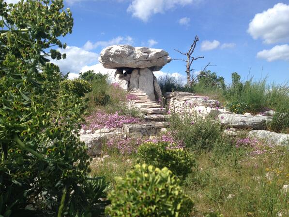 Dolmen ©SMGSNav.jpg