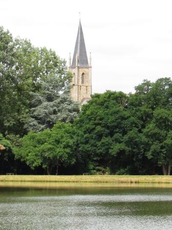 etang-et-eglise-Teillay.jpg