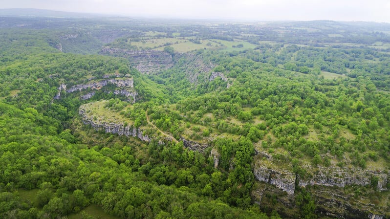 VUE PRINCIPALE Le canyon, vue aérienne©Département du Lot.JPG