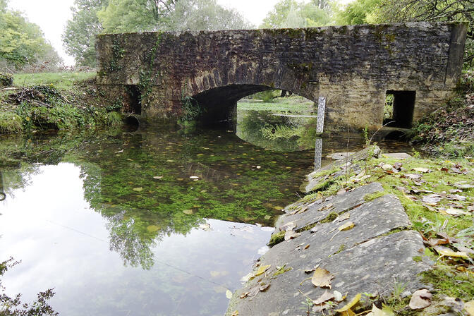 Ruisseau du Divat à Auricoste, le lavoir © D. Villate Département du Lot.jpg