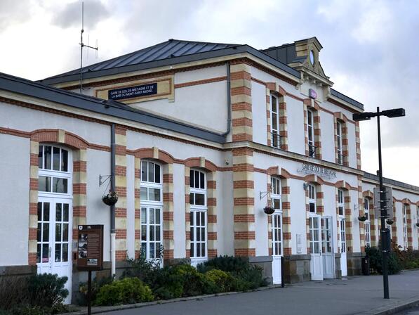 La-gare-de-Dol--Clementine-LALLEMENT.JPG