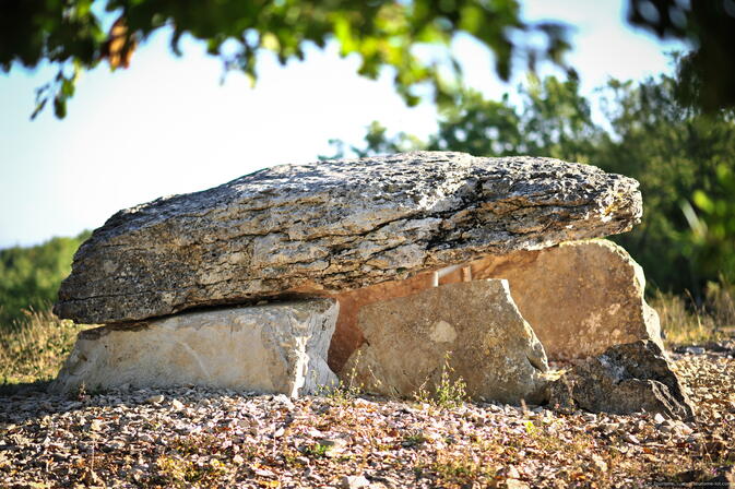 Dolmen-de-Pech-Laglaire-Grealou---GR-65---Lot-Tourisme---C.-ORY-014-2048x1362.jpg