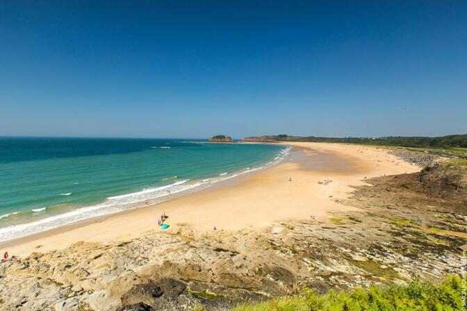 Rando-sur-le-GR-34-Anse-Du-Guesclin---St-Coulomb-Simon-Bourcier.JPG