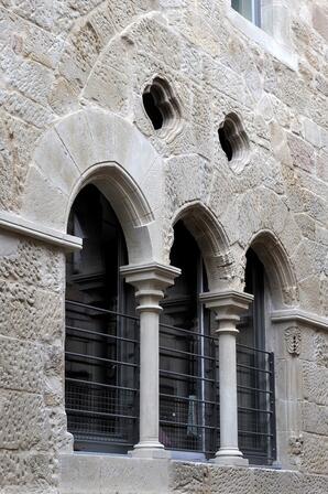 détail façade sculptée - photo Gilles Tordjeman.jpg