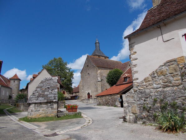 L'église et la fontaine.jpg