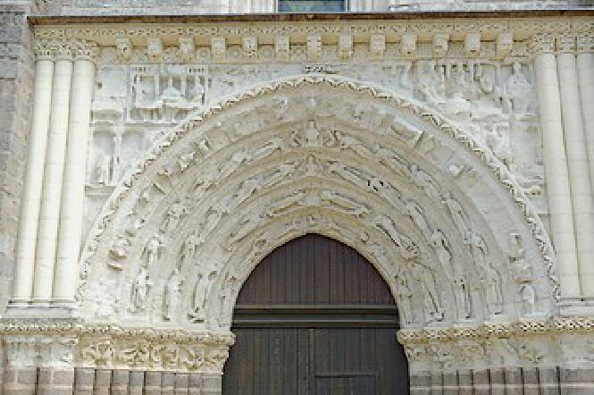 1549547942-665-500-144426-eglise-st-gilles-argenton-les-vallees-internet.jpg