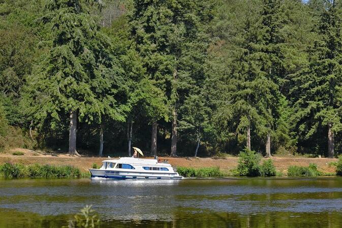 Bateau---Canal-1---Niko-800x533.JPG