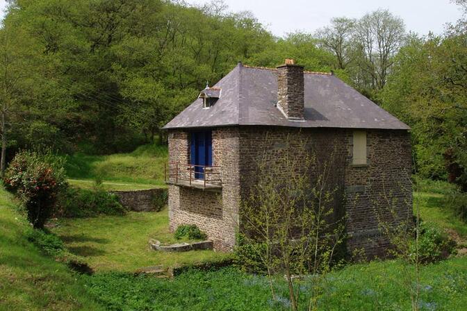 Moulin-du-Casse-dans-la-foret-d-Iffendic.jpg