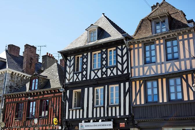 Maisons-a-pans-de-bois---Grand-rue-des-Stuarts---Dol-de-Bretagne--Alexandre-Lamoureux-2.JPG